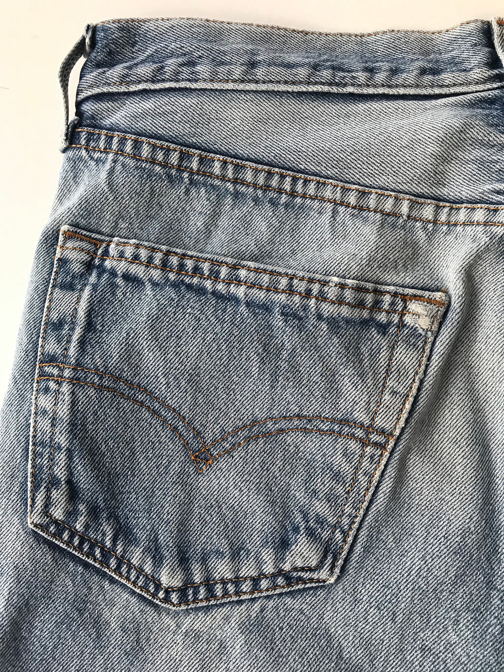 Levis 90s 501 cut off Bermuda short.